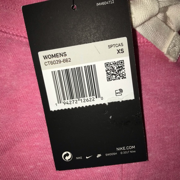 •Women’s Nike Shorts• - Picture 3 of 3